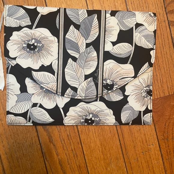 Vera Bradley folio/clutch purse - Picture 2 of 3